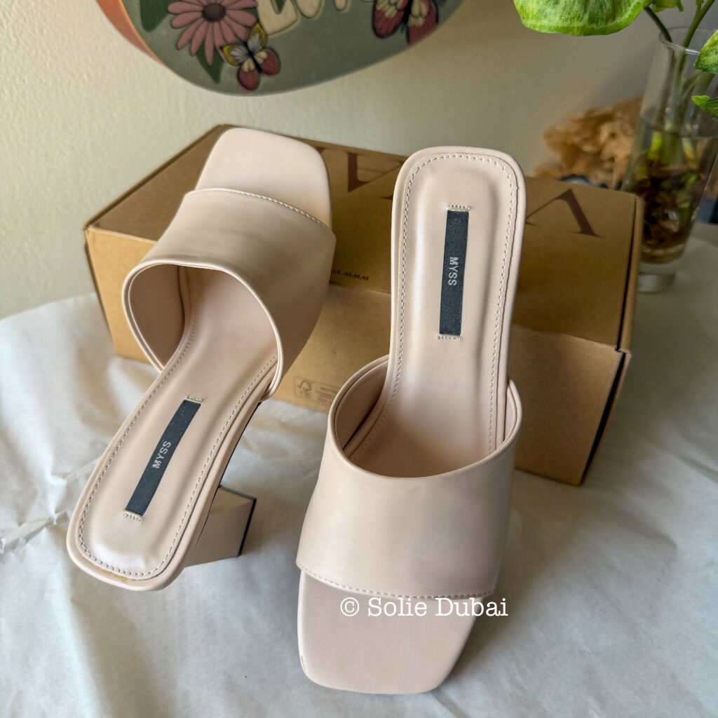 👡 Pastel Pink Sandals – Cute & Easy to Style