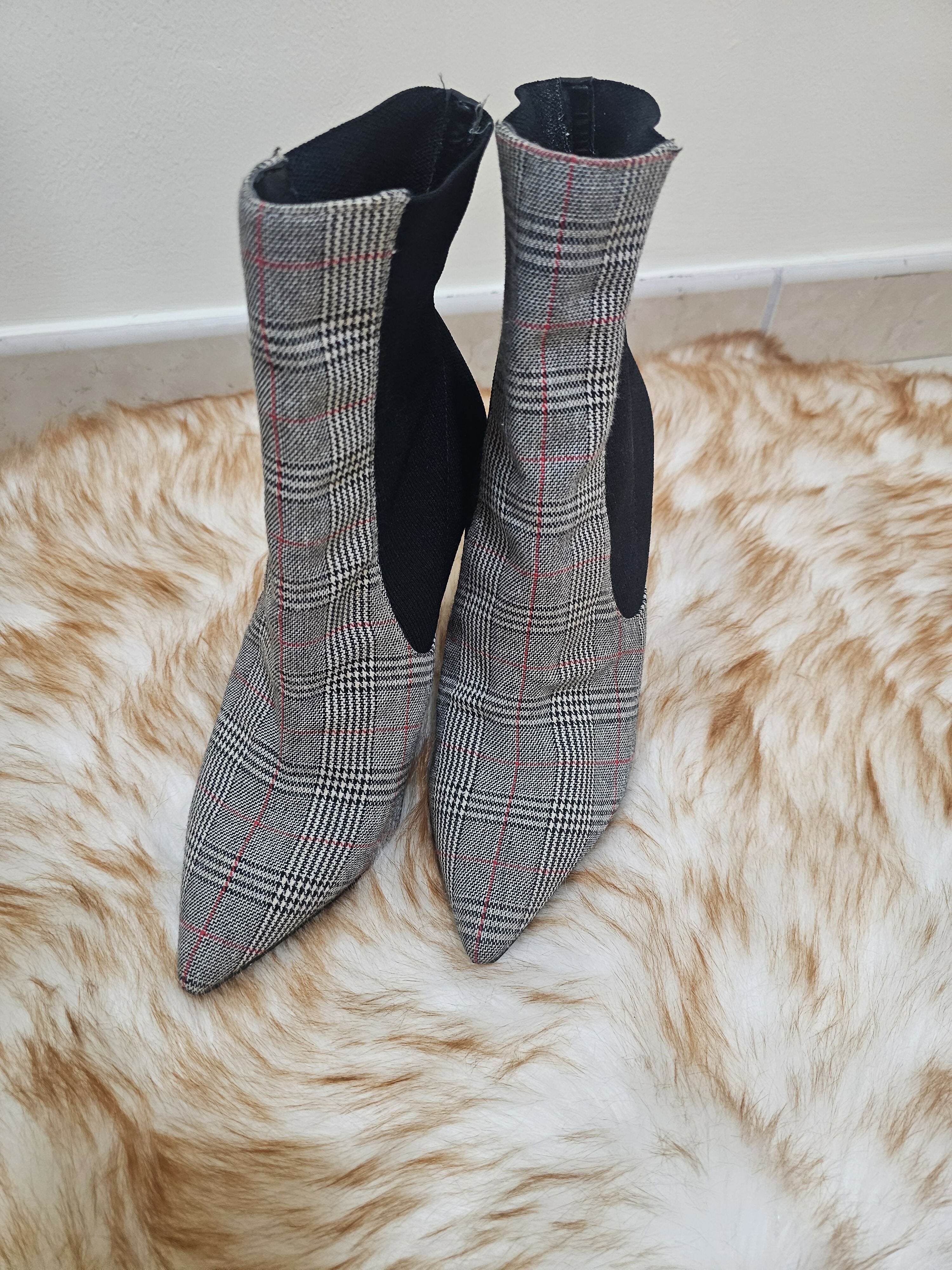 Pointed ankle boots- Steve Maden