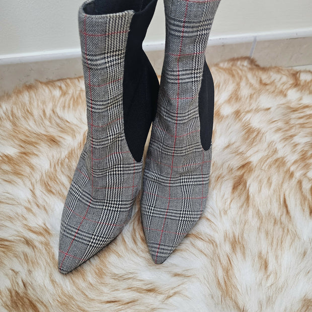 Pointed ankle boots- Steve Maden