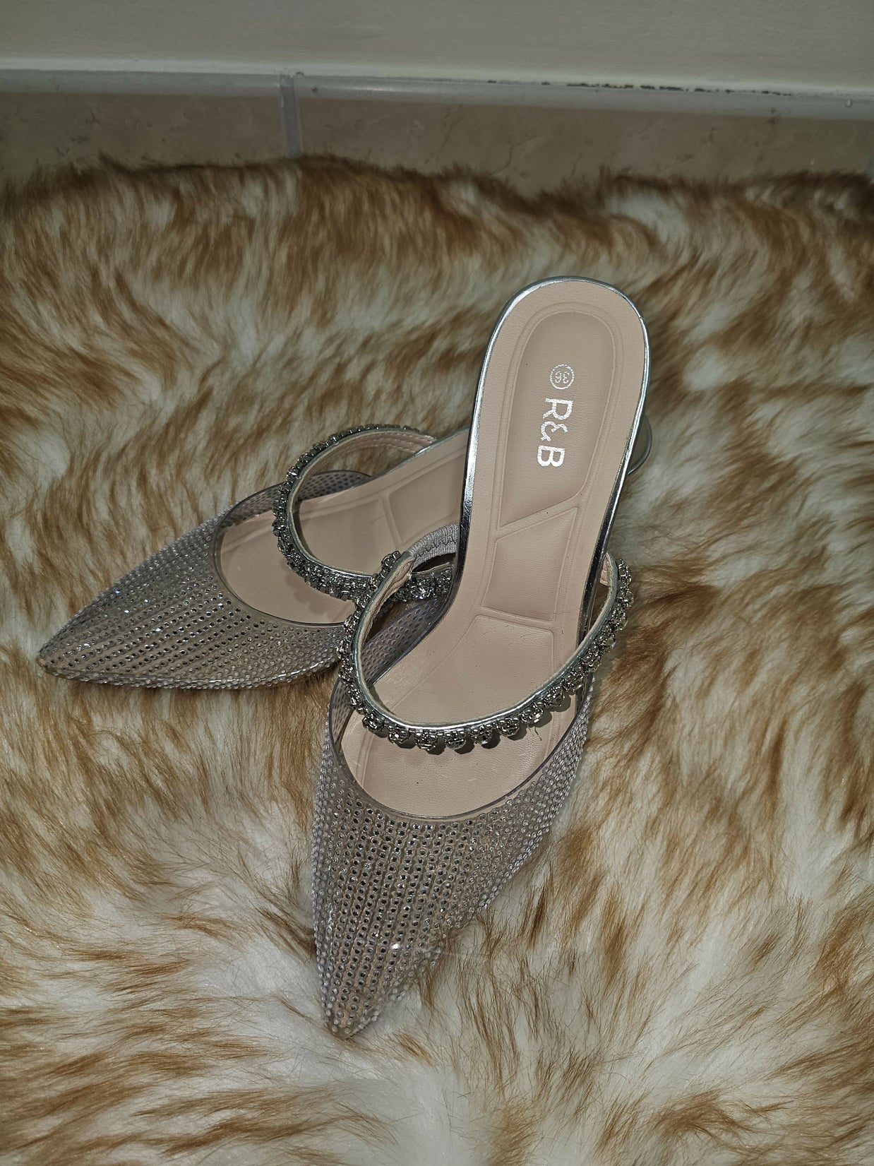 Silver pointed mule heels
