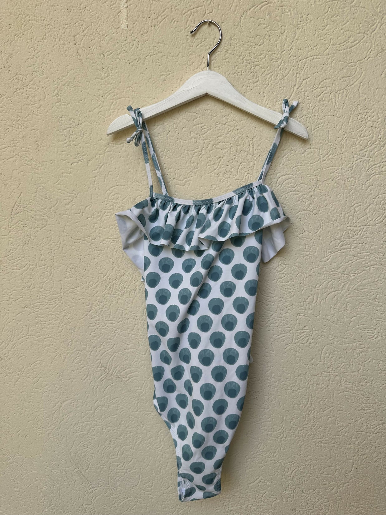 Girls swimsuit