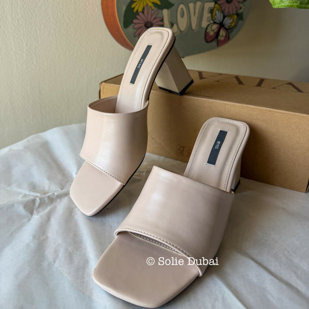👡 Pastel Pink Sandals – Cute & Easy to Style