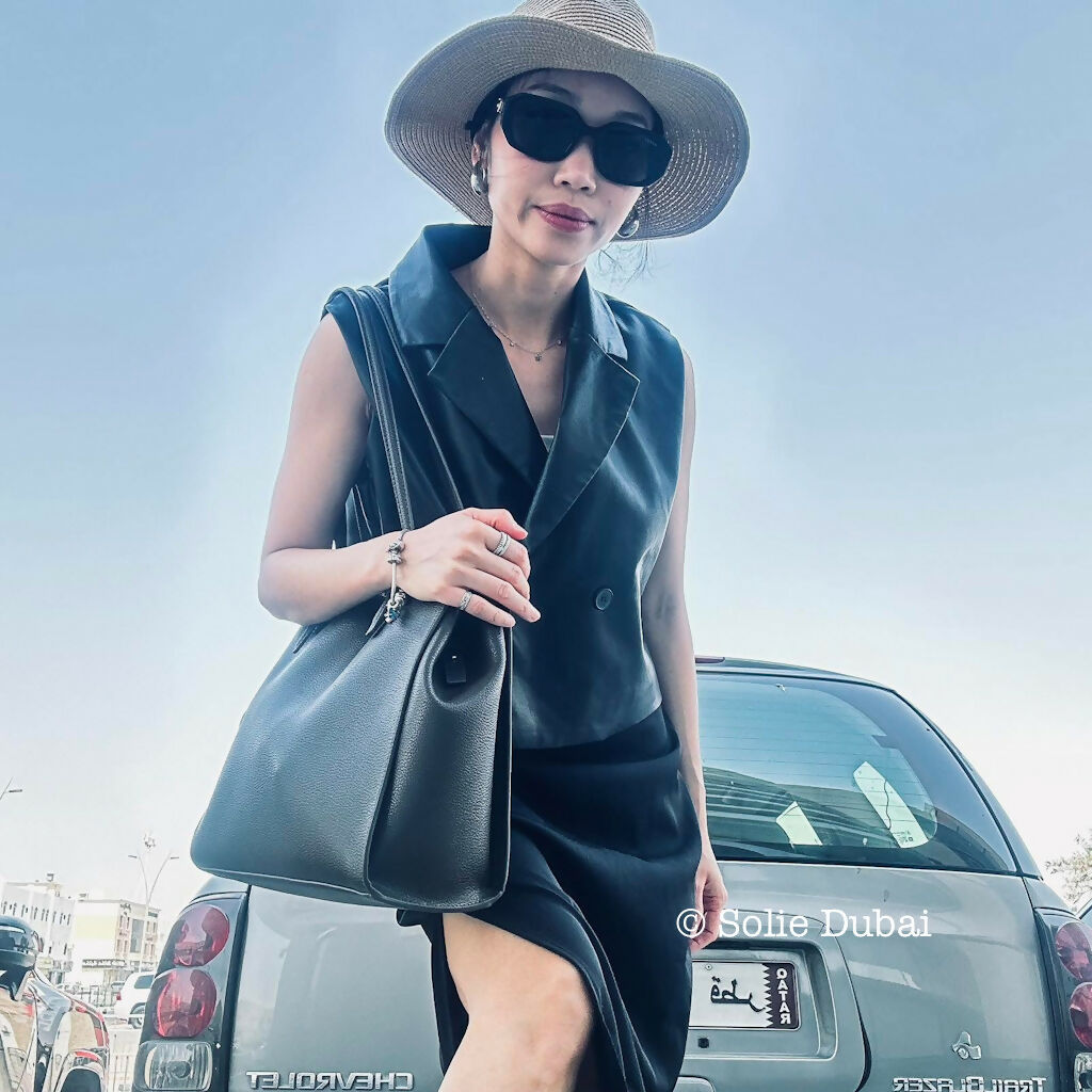 🖤 Black Leather Gilet – Timeless & Trendy 🖤