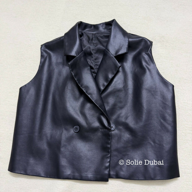 🖤 Black Leather Gilet – Timeless & Trendy 🖤