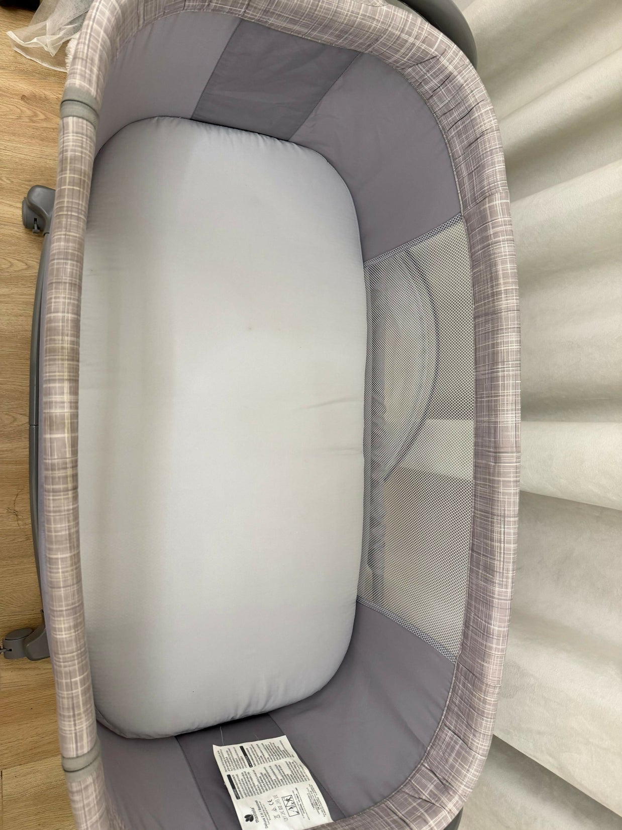 Mastela automatic baby swing craddle/cot